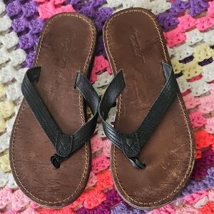 American Eagle Outfitters Brown Leather Flip Flop Sandals with Black Straps